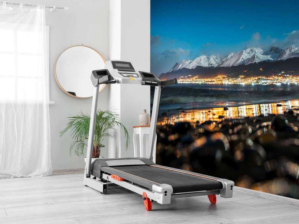 Nachtlicht aan besneeuwde kust