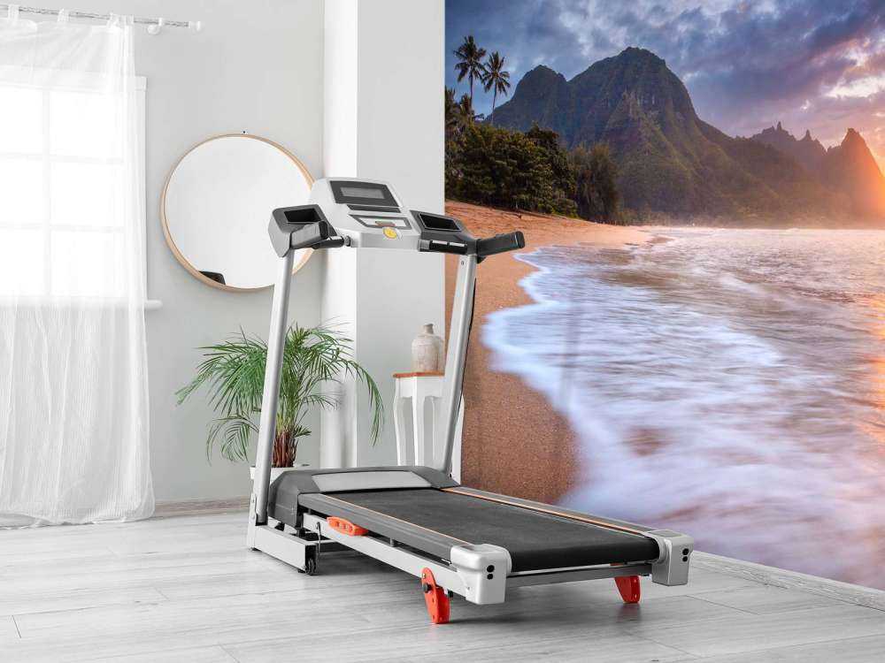 Sneeuwval boven alpijns woud