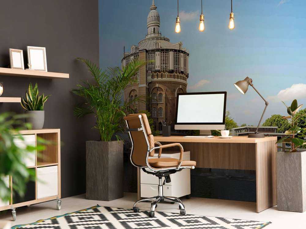 Historische Watertoren in Zonlicht