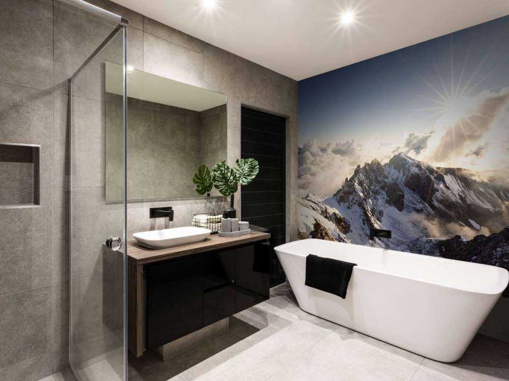 Zonlicht Over Besneeuwde Bergkam