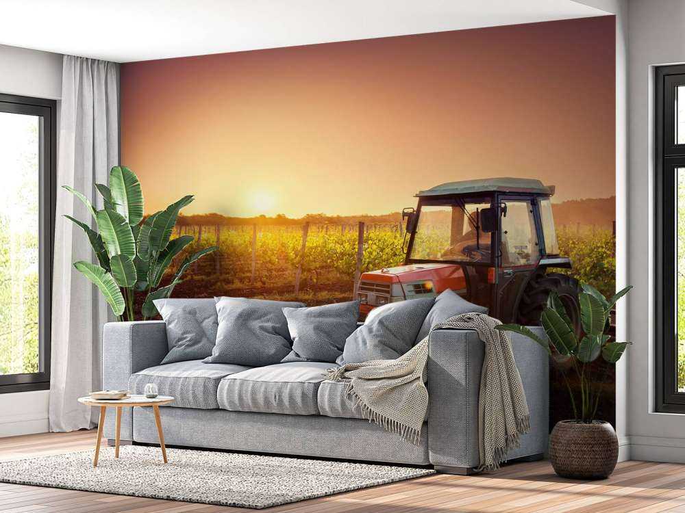 Tractor bij zonsondergang