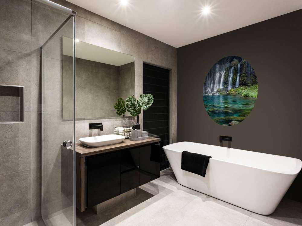Watervalpanorama met turkoois blauw water