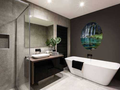 Watervalpanorama met turkoois blauw water