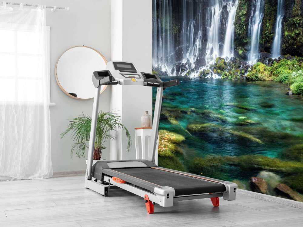 Watervalpanorama met turkoois blauw water