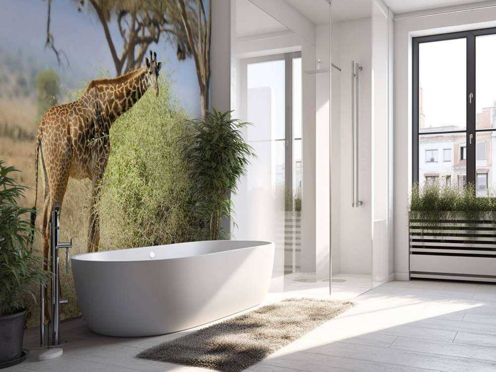 Schattige Giraffe tussen struiken