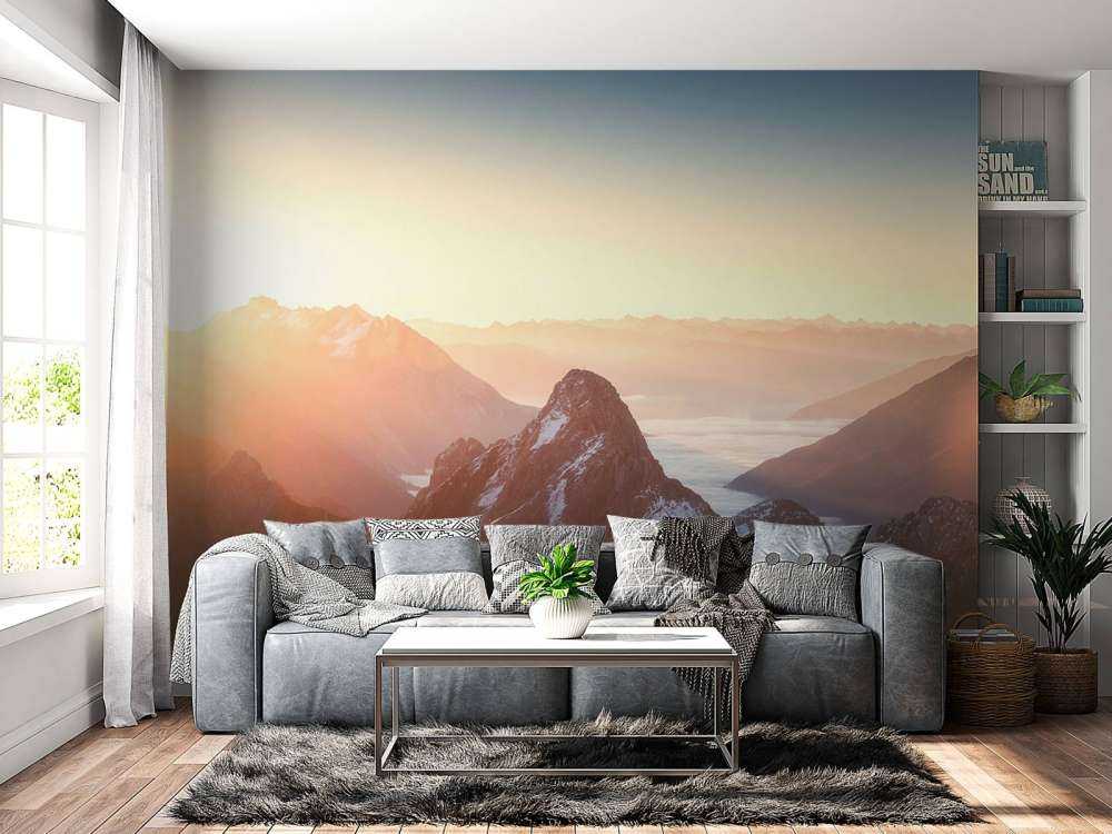 Zonsopkomst Boven Bergsilhouetten