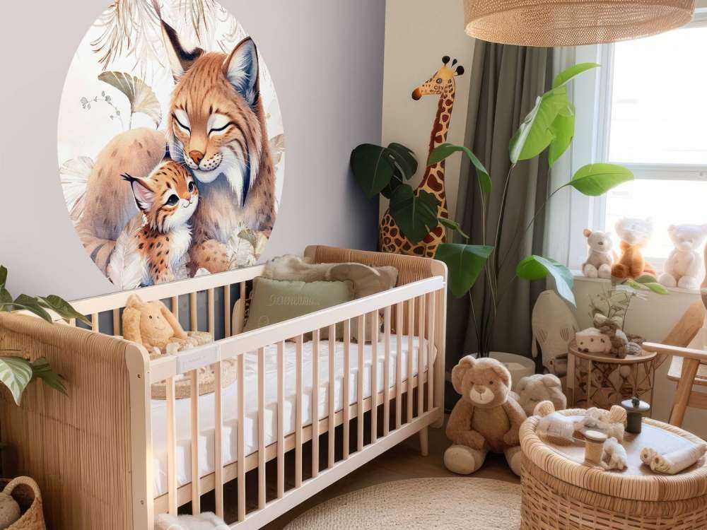 Liefdevolle lynx met jong