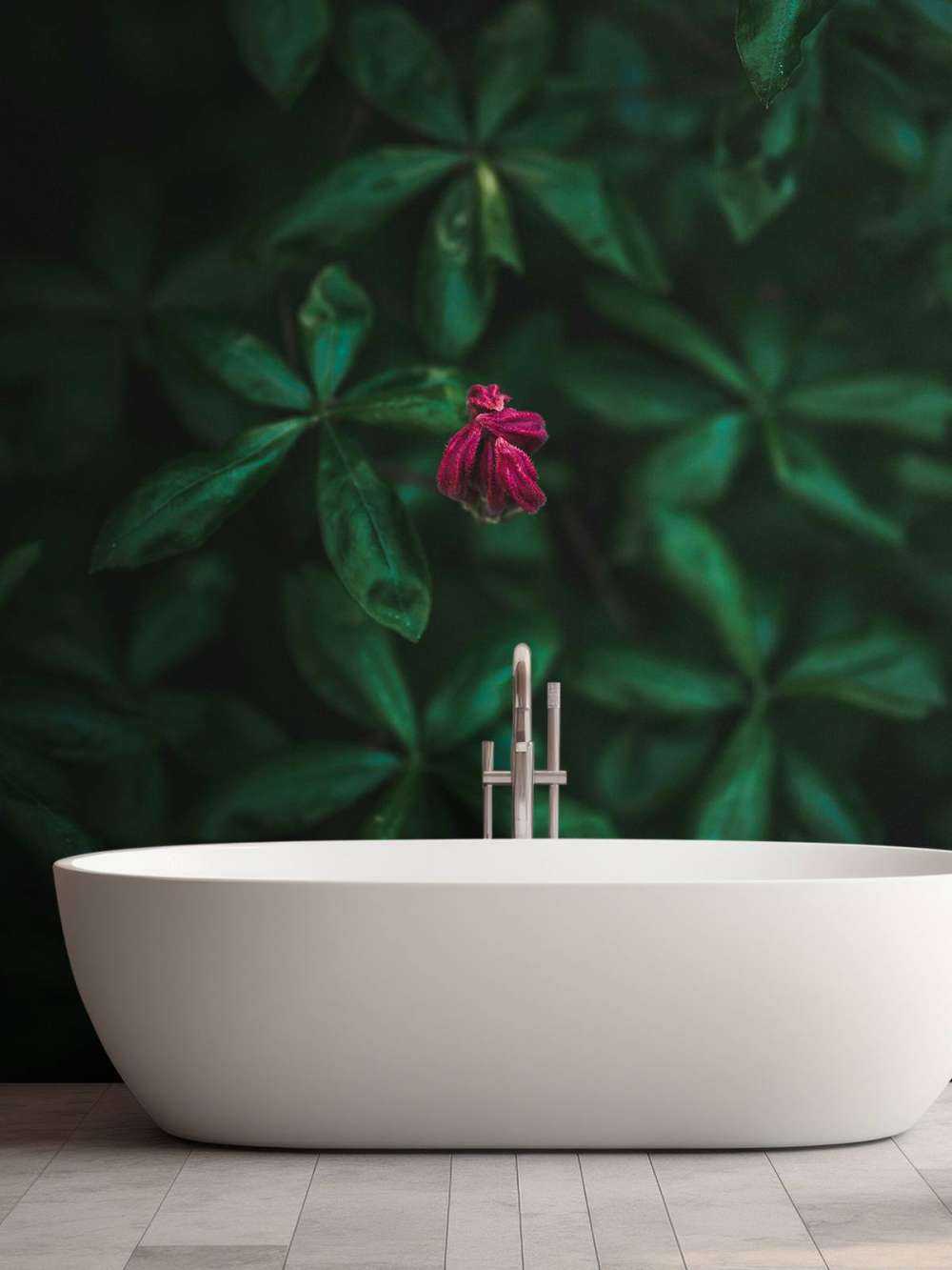 Verborgen Bloem tussen Bladeren