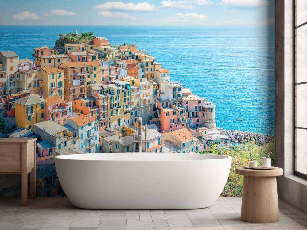 Pastelkust onder azuurblauwe hemel