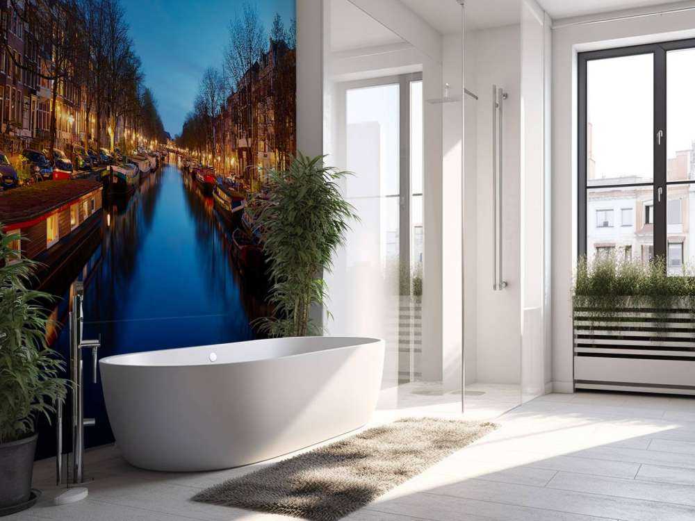 Woonboten langs verlichte gracht