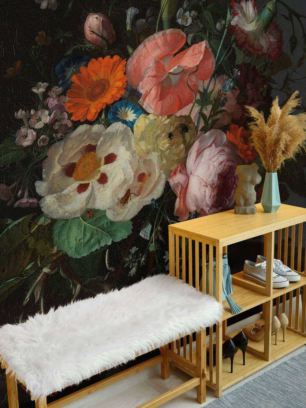 Stilleven met bloemen op een marmeren tafelblad