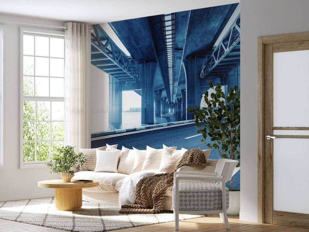 Viaduct boven een snelweg