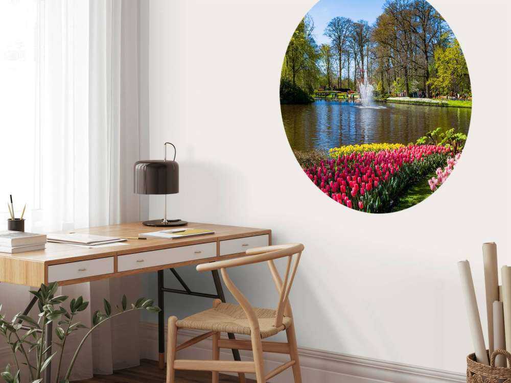 Het Keukenhof park met tulpen