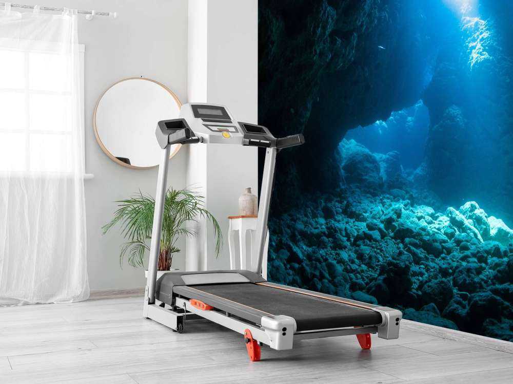 Donkere grot in de oceaan