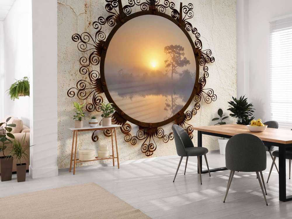 Zonsopkomst boven mistig meer