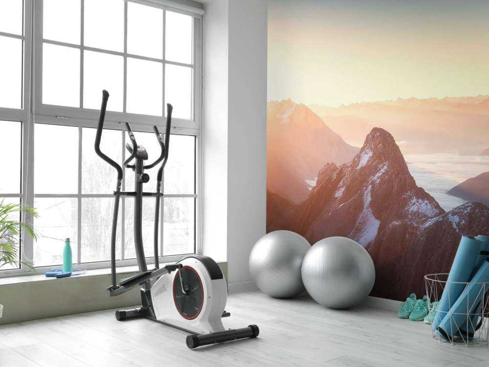 Zonsopkomst Boven Bergsilhouetten