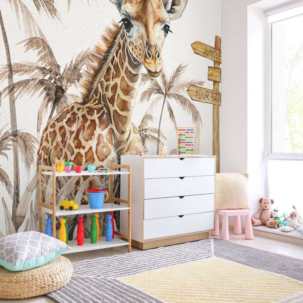 Baby giraffe in de jungle taupe