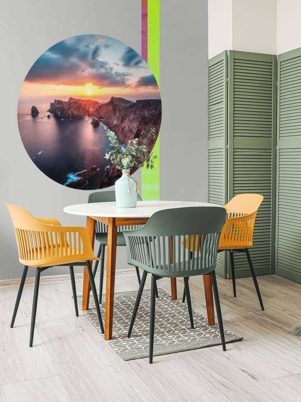 Zonsondergang boven rotskust