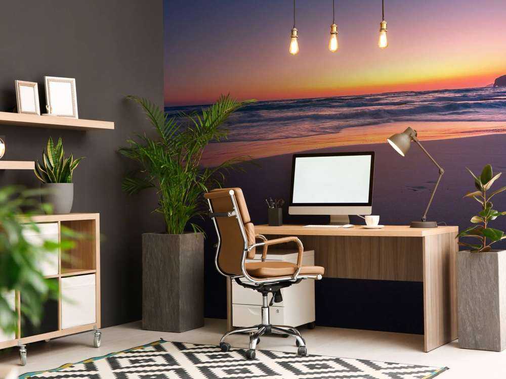 Voetstappen in zachte avondlicht