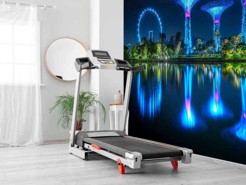 Futuristische lichtbomen aan water