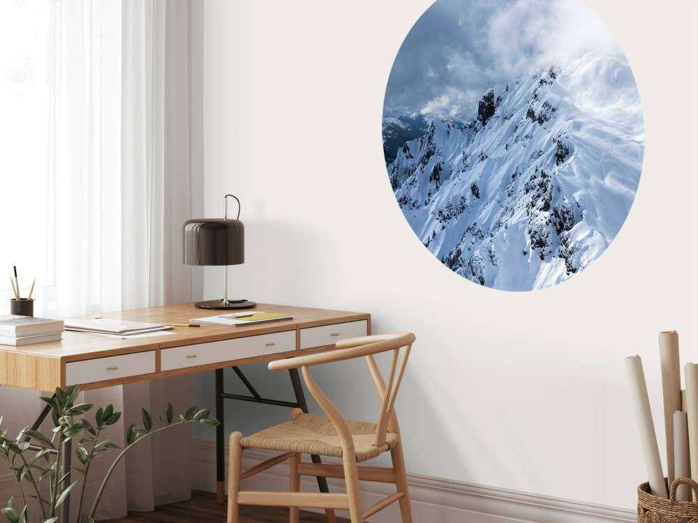 Verse sporen in stille sneeuwhelling