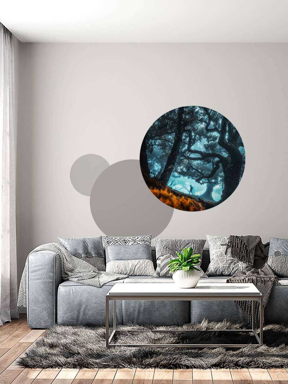 Mystiek silhouet in nevelwoud