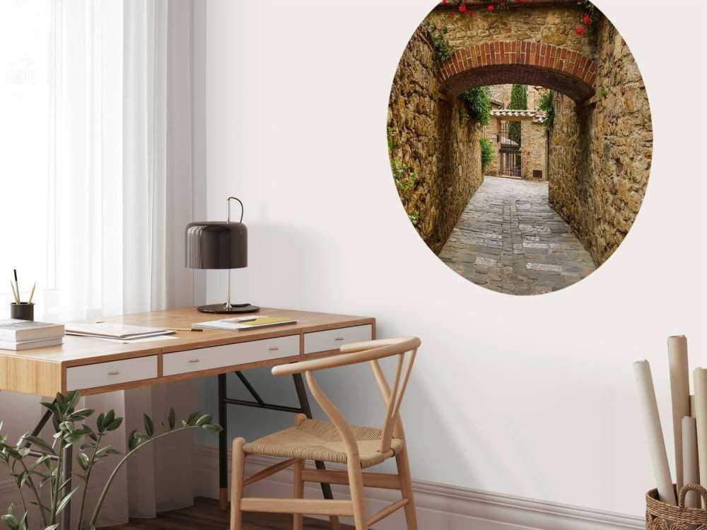 Boogje met rode bloemen