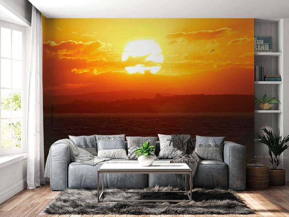 Prachtige zonsondergang bij een meer