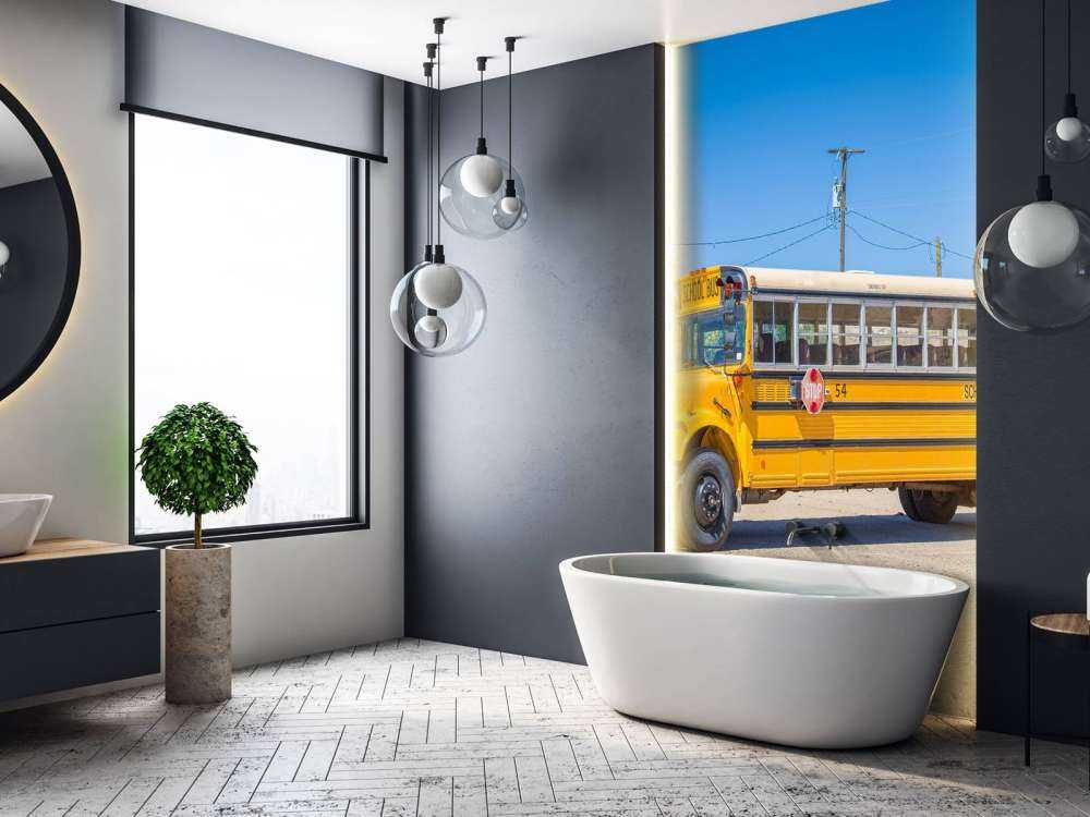 Traditionele gele schoolbus op een parkeerterrein