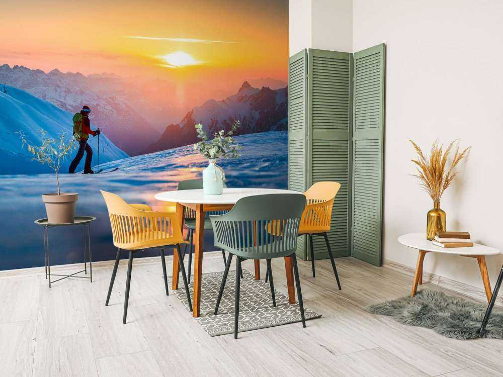 Tocht door besneeuwde bergzon