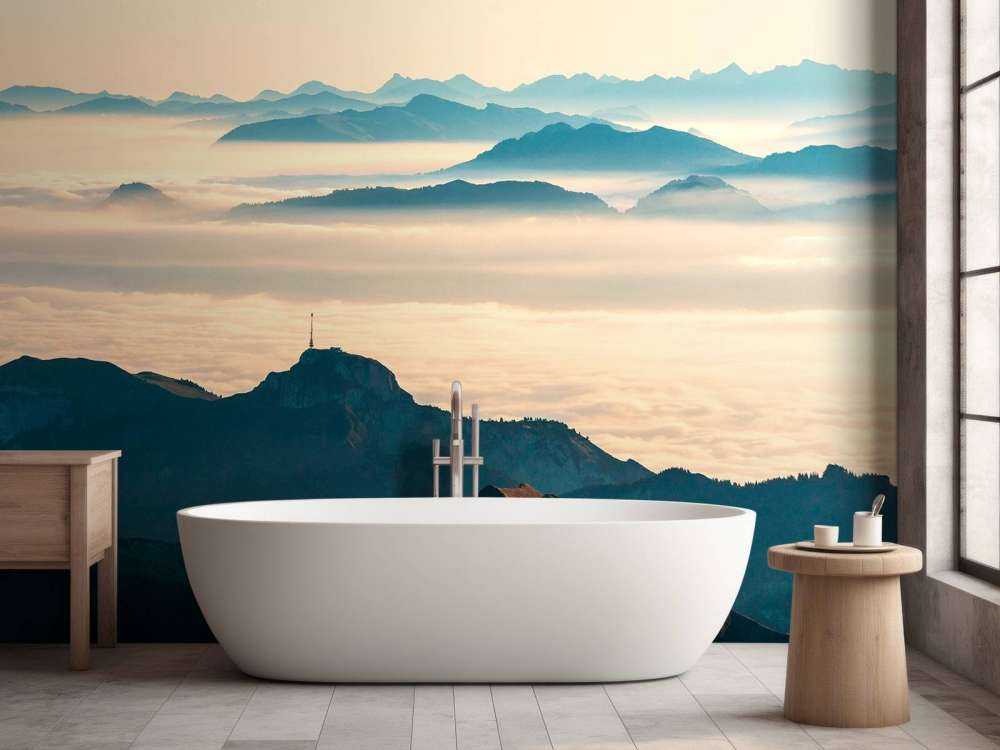 Blauwe berglagen in ochtendmist