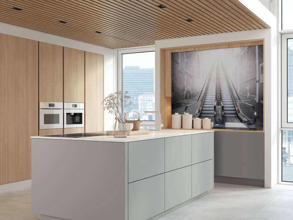 Moderne roltrap in een steegje