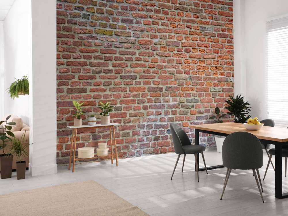 Muur met grote en kleine bakstenen