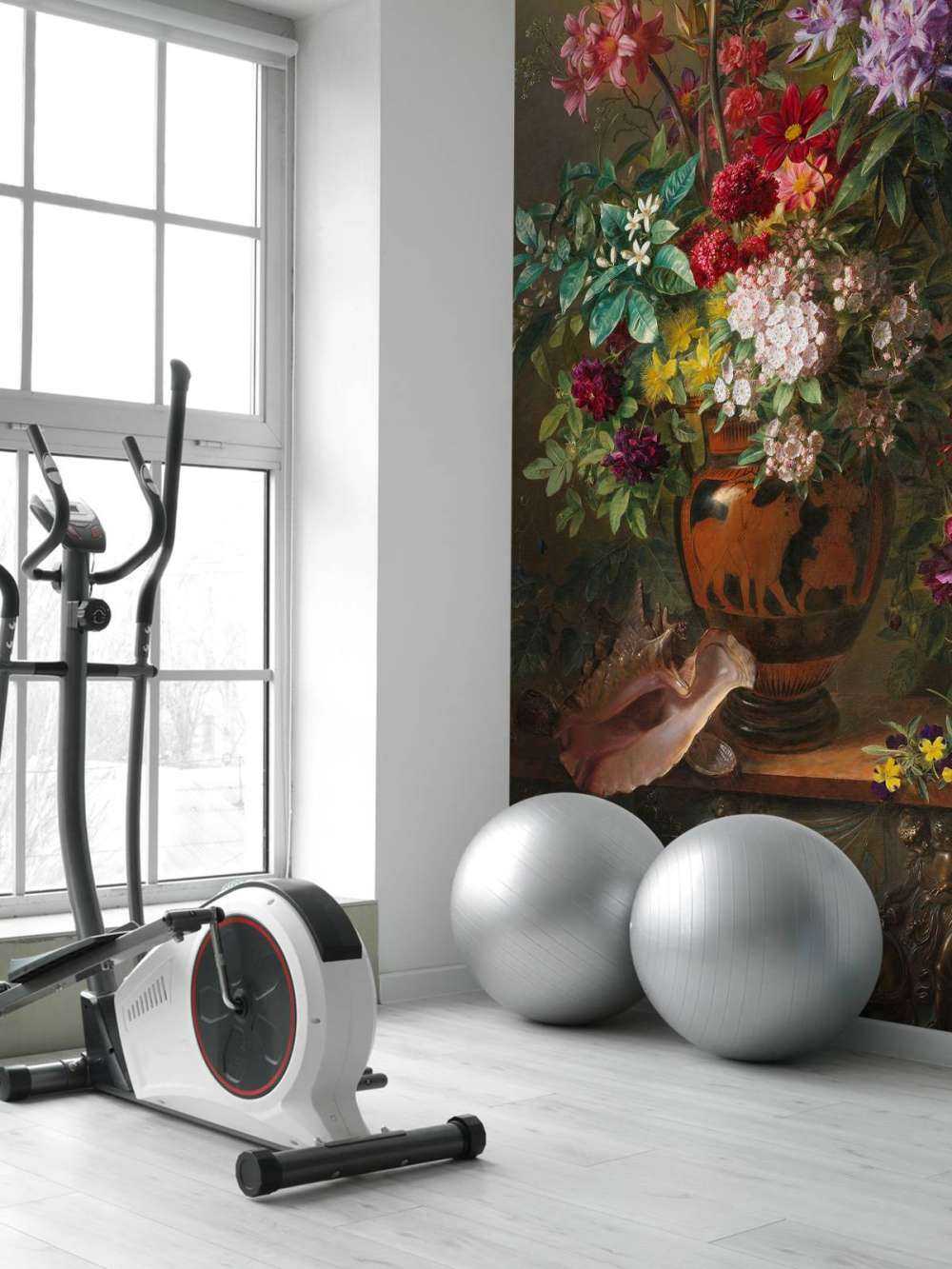  Stilleven met bloemen in een Griekse vaas