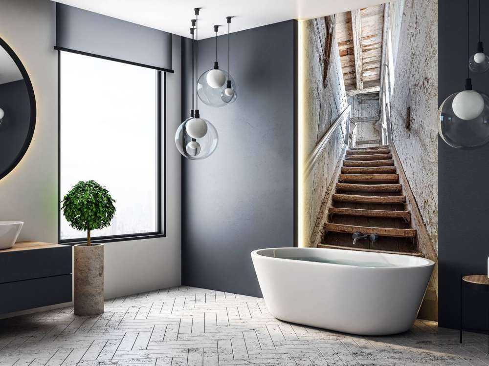 Oude trap in een verlaten huis