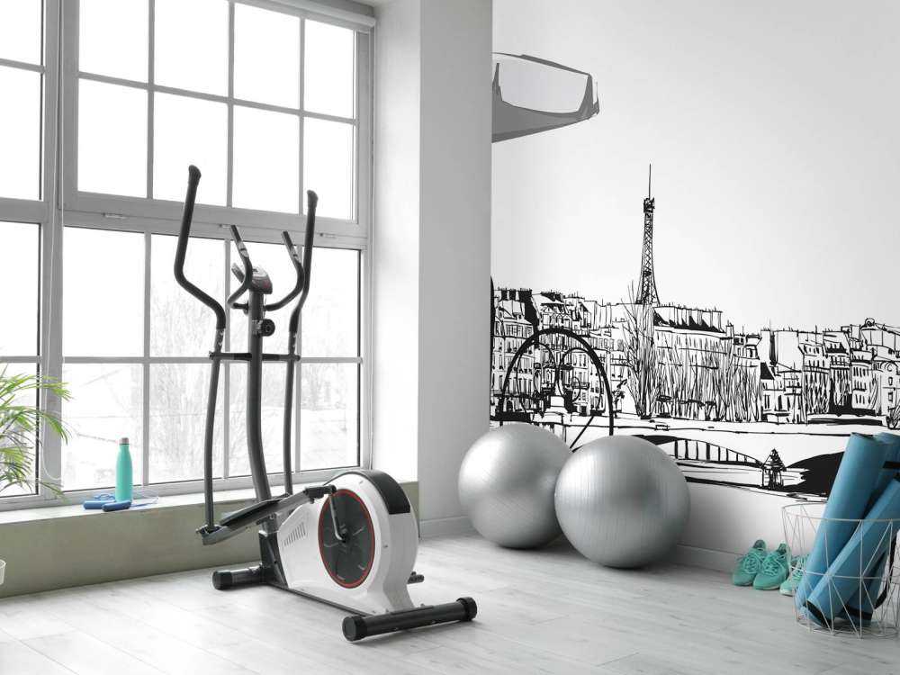 Vrouw ontbijt in Parijs