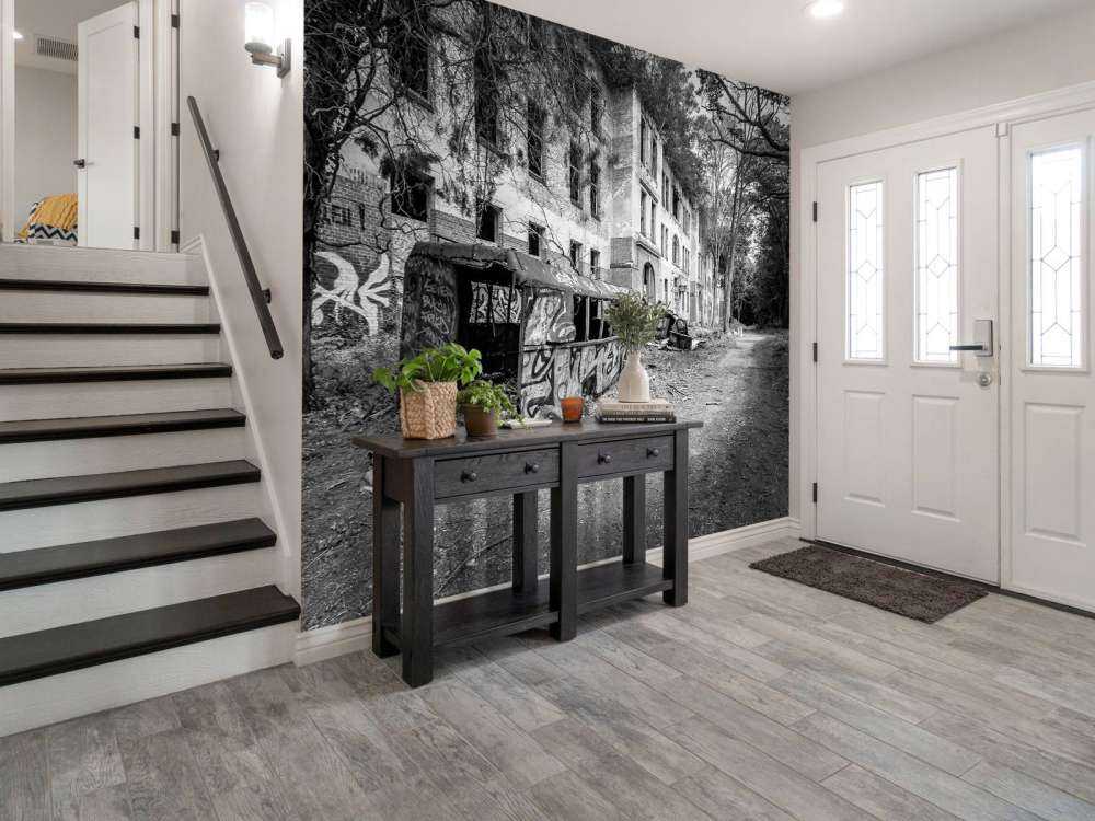 Verlaten dorpje met graffiti