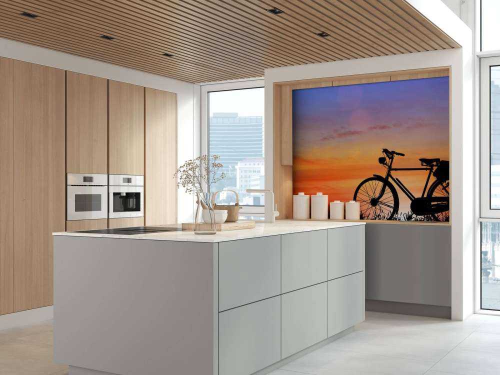 Vintage fiets bij zonsondergang