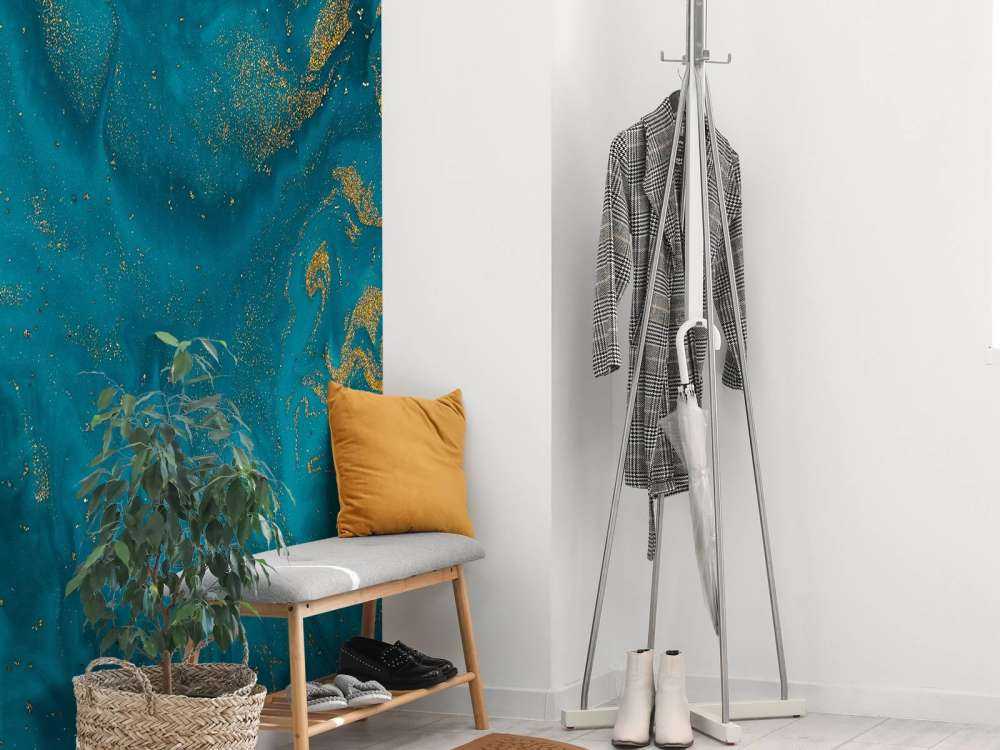 Blauwe verf met gouden glitter poeder