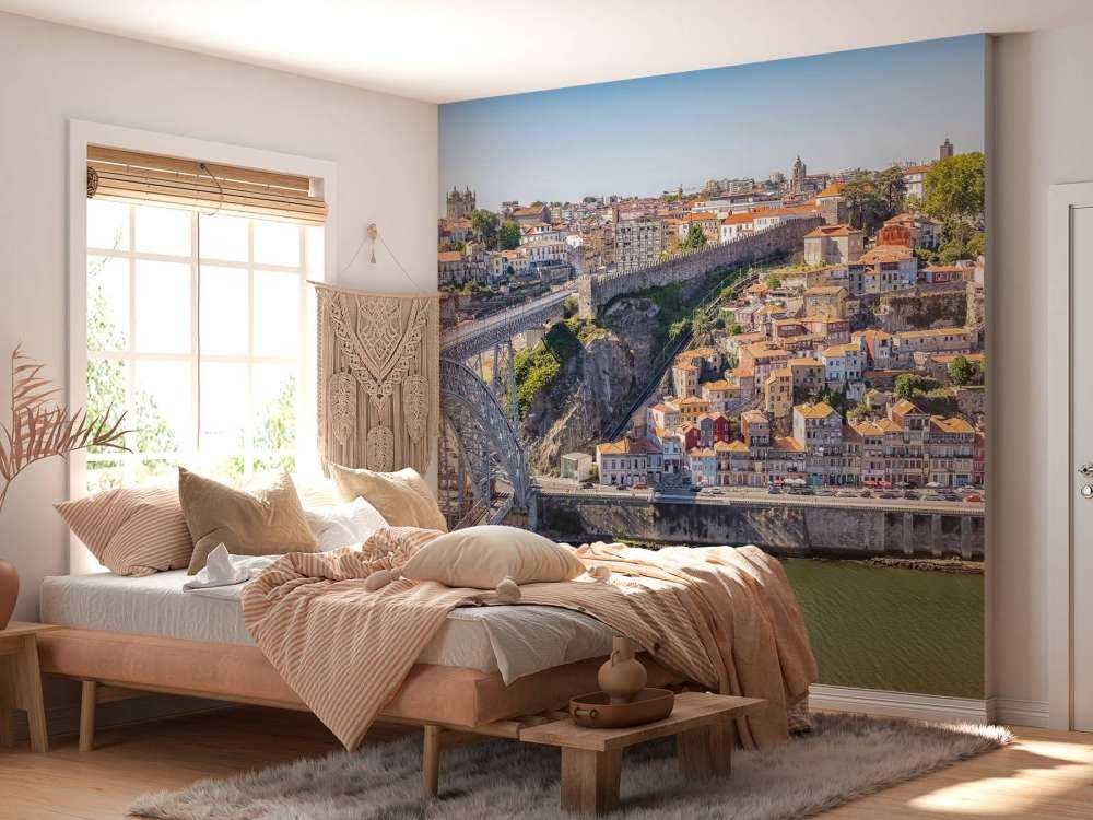 Zonlicht op kleurrijke stadshelling