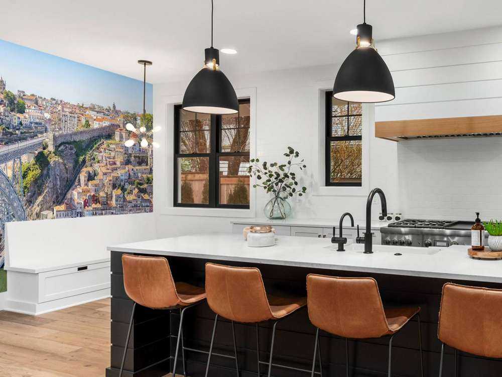 Zonlicht op kleurrijke stadshelling