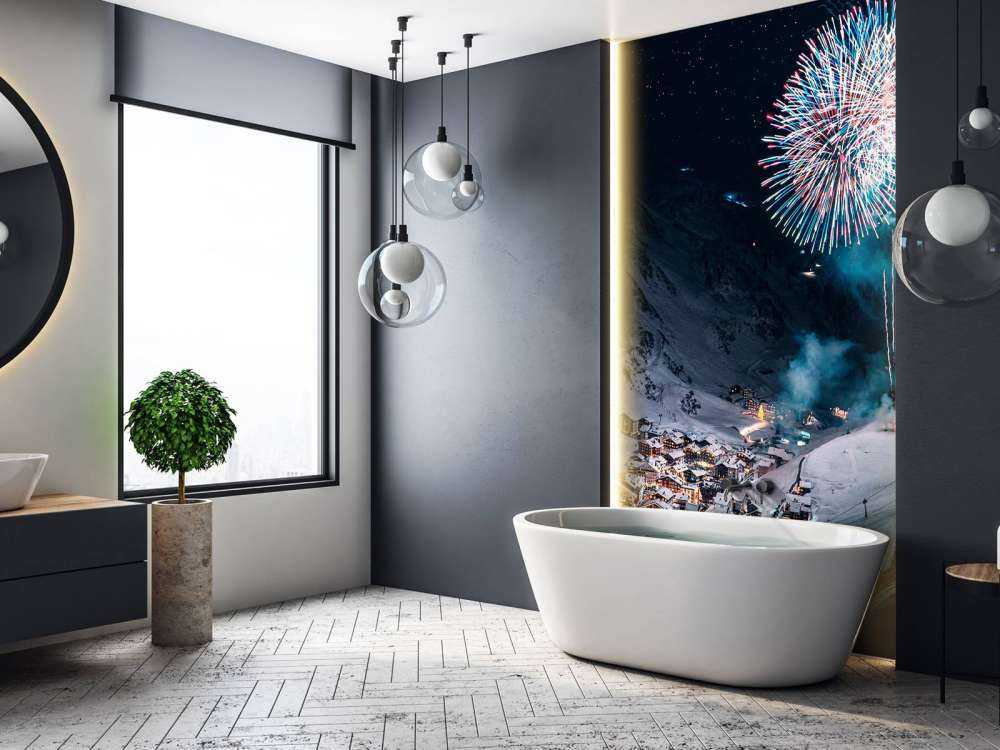 Vuurwerk boven winters bergdorp