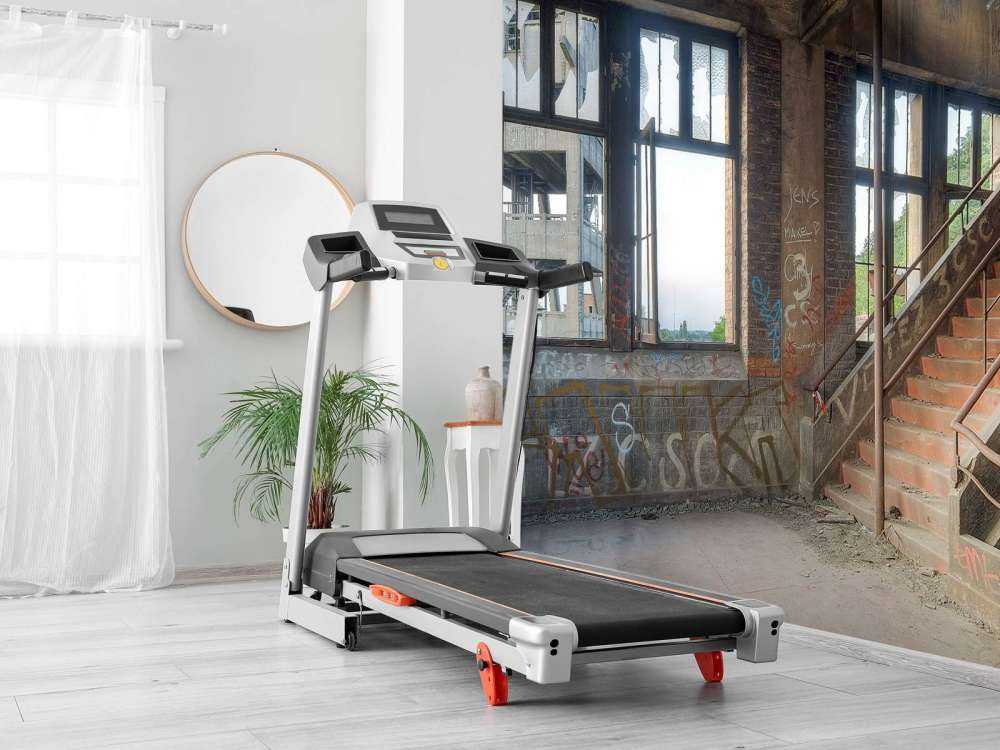 Vervallen trappenhuis met graffiti