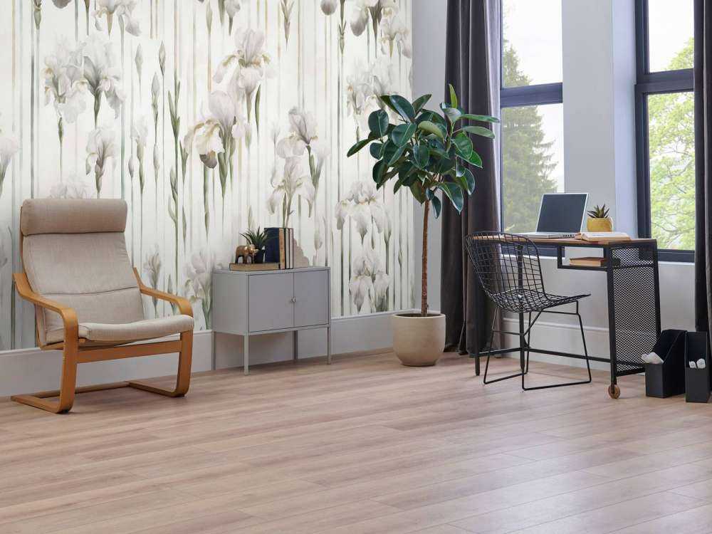 Irises and Stripes Seamless Beige