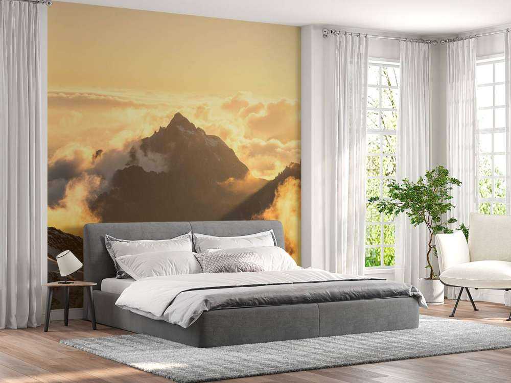 Zonsopkomst Boven Bergwolken