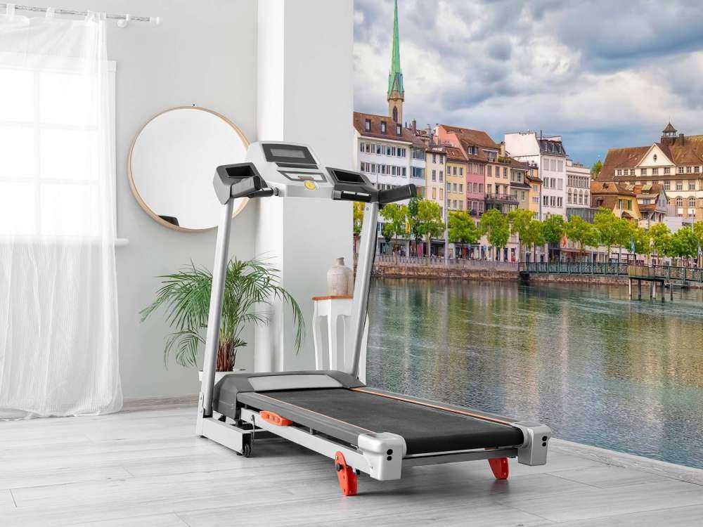 Kleurrijke gevels aan stadsrivier