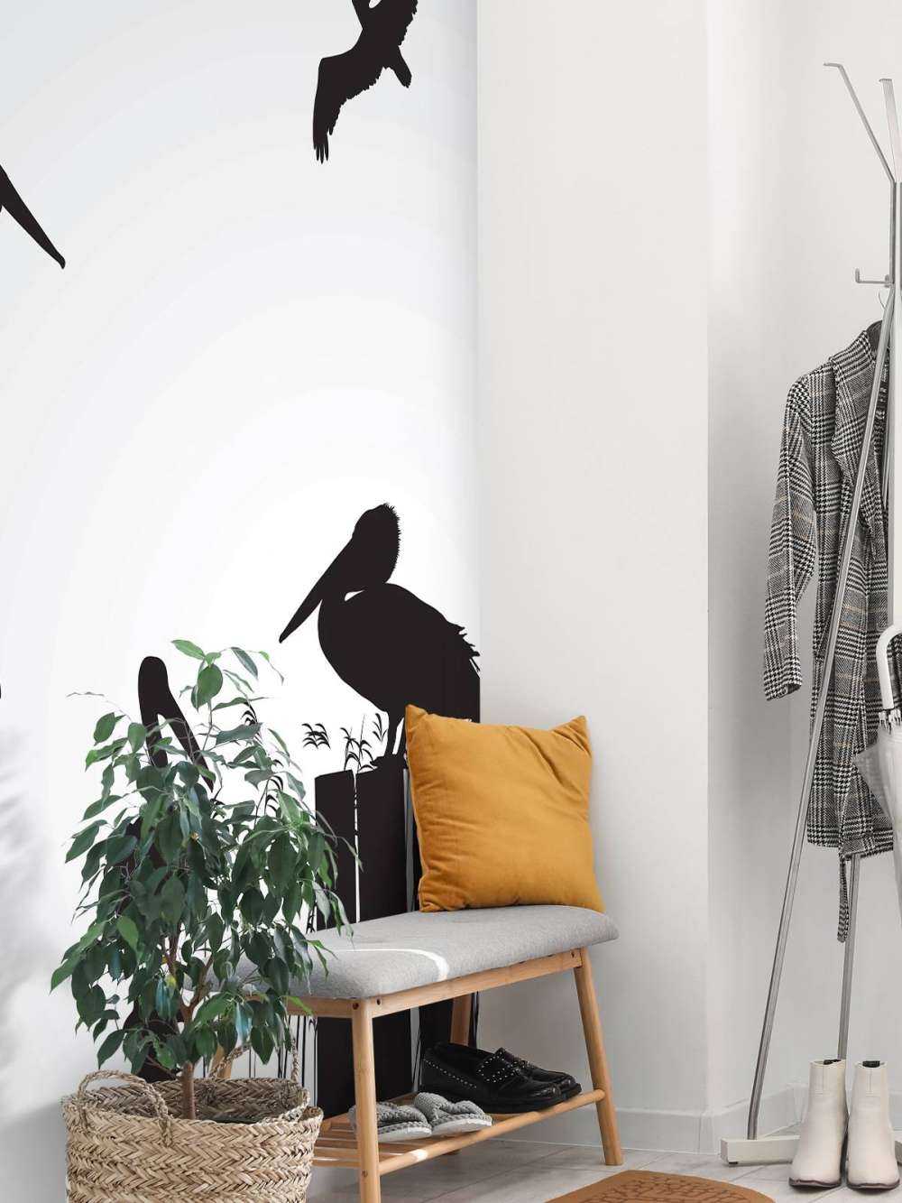 Pelikanen op een pier