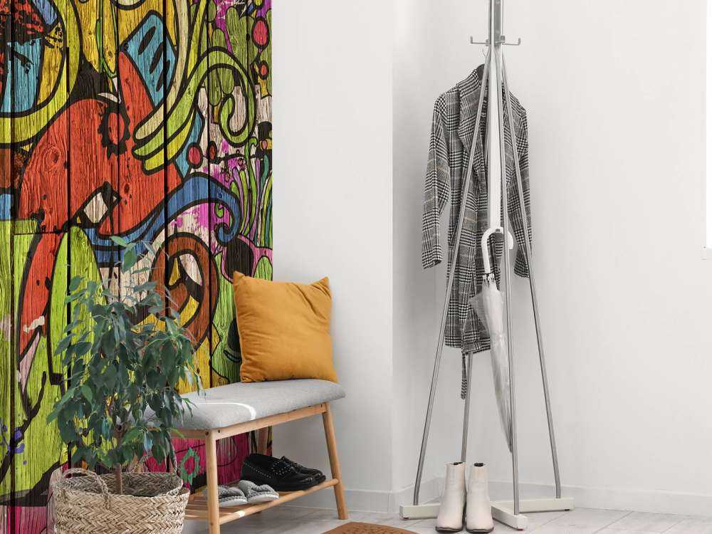 Straat graffiti op oud hout