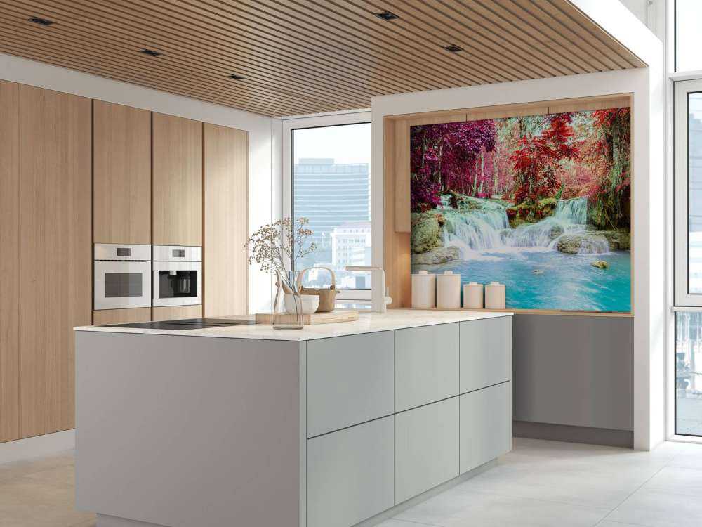 Helder water in een regenwoud