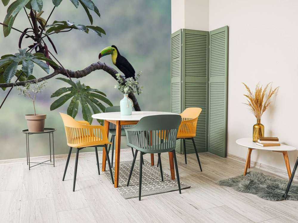 Exotische vogel op een tak